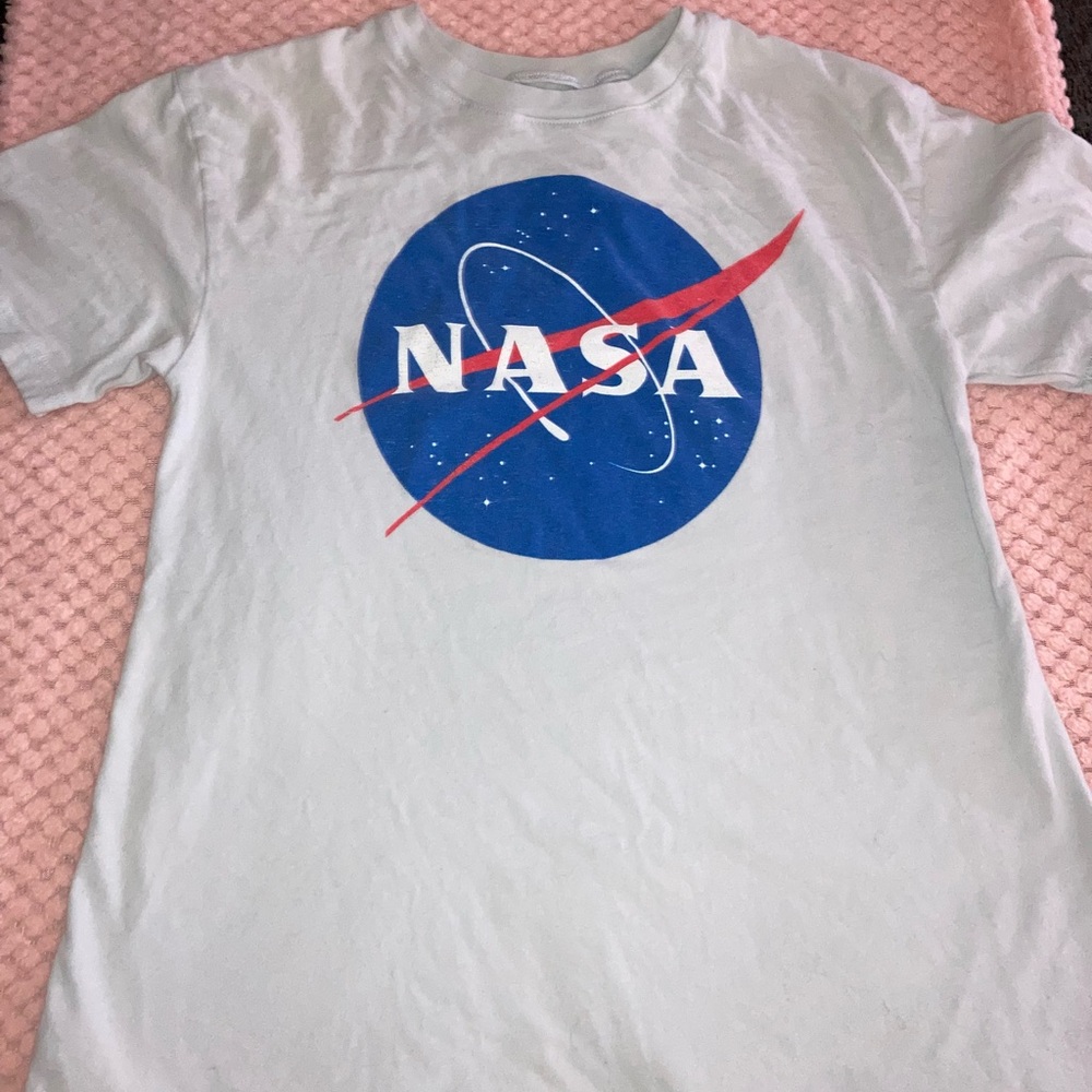 Womens NASA baby blue tahirt~EUC
